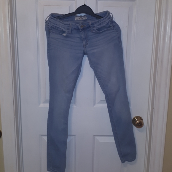 LADIES HOLLISTER JEANS - Picture 1 of 5